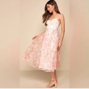 NWT Lulus Finest Endeavor floral pleated dress